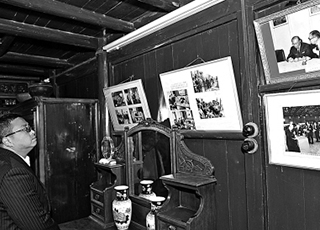 赴新加坡访问邵逸夫家人