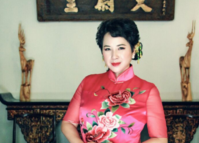 《穿旗袍的女人》 背后的故事之十   云南 邱玉娥