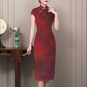 《穿旗袍的女人》香云纱旗袍经典款