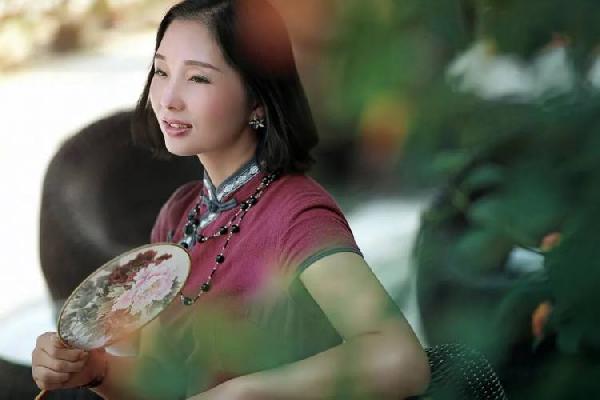 《穿旗袍的女人》背后故事之王静