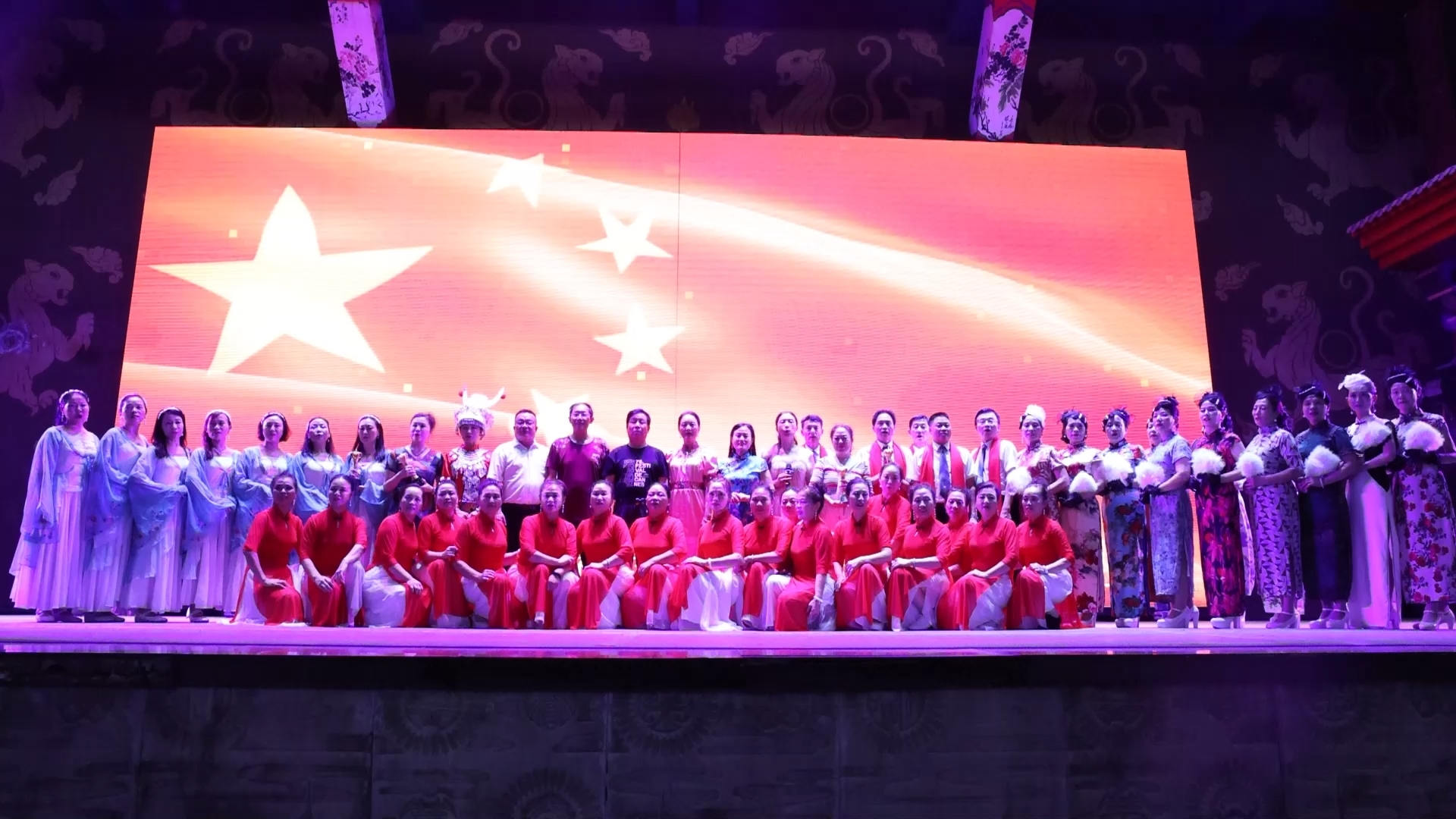 电影《穿旗袍的女人》走进长江三峡和湖北恩施