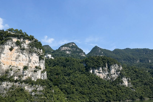 电影《穿旗袍的女人》走进长江三峡和湖北恩施