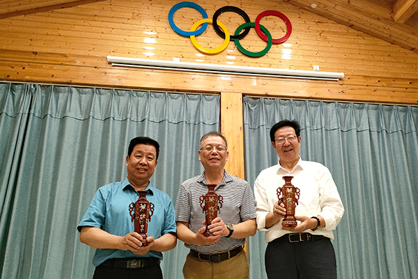 我陪市长访故乡