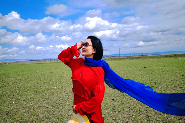 电影《穿旗袍的女人》剧组走进新疆