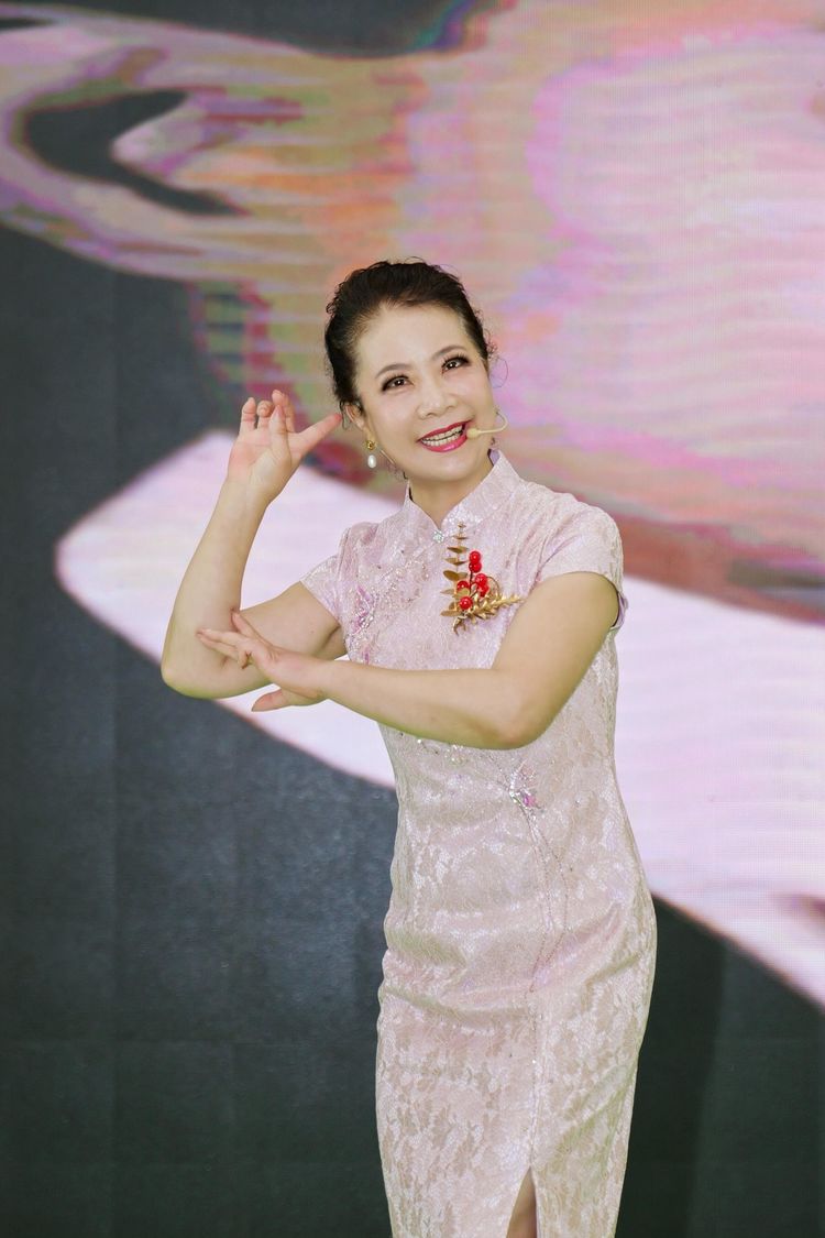知名梅派京剧表演艺术家、旅美文化使者——宋飞鸿女士